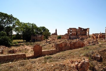 Ruinas de la ciudad bombardeada de Belchite en guerra civil española.