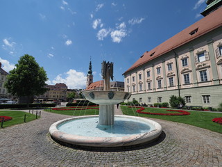 Kiki-Kogelnik-Brunnen in Klagenfurt, Österreich, Kärnten - Kiki Kogelnik fountain in Klagenfurt,...
