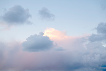 Fototapeta na wymiar Pink skies with clouds during sunset