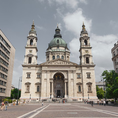 Fototapeta na wymiar Basilica of Saint Istvan in Budapest, Hungary. Church in the square with tourists in the afternoon