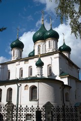 Fototapeta na wymiar Architecture of Yaroslavl town, Russia. Old orthodox church of Elijah the Prophet. UNESCO World Heritage Site.