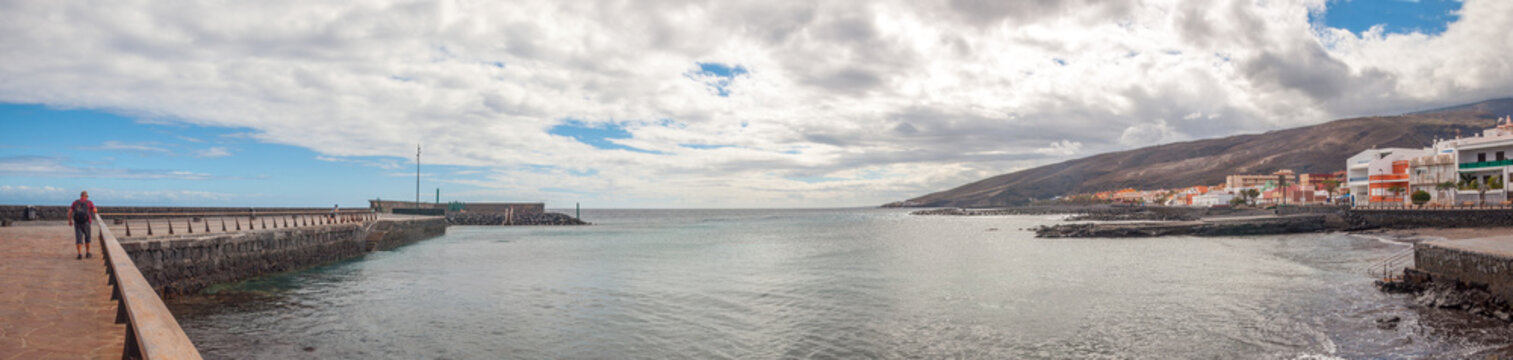 Panorama d'El Puerto de G&uuml;imar &agrave; Tenerife