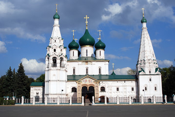 Fototapeta na wymiar Architecture of Yaroslavl town, Russia. Old orthodox church of Elijah the Prophet. UNESCO World Heritage Site.