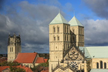 Obraz premium St. Paulusdom und Überwasserkirche