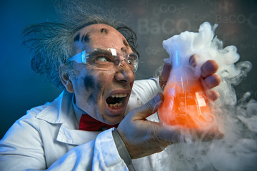 Angry scientist with his failed experiment - obrazy, fototapety, plakaty