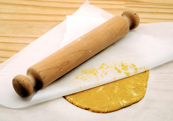 Rolling pin and shortcrust pastry