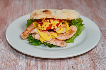  home sandwich of sausages