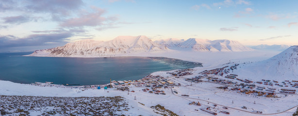 Longyearbyen panorama, Svalbard - obrazy, fototapety, plakaty
