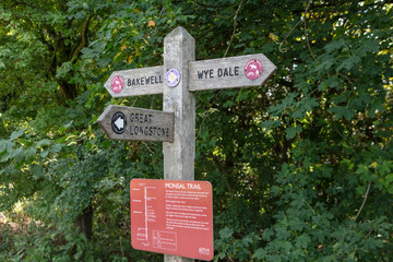 sign on mensal trail bakewell derbyshire