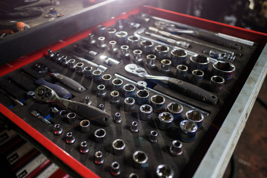 Customers or an employee (builder, repairman, master) select a tool for a wrench (tools). Displaying tools for marketing and car repair