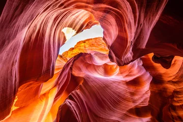 Foto op Plexiglas Donkerrood Upper Antelope Canyon