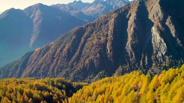 Aerial 4K - Valtellina (IT) - Vista del Monte Disgrazia dall'Alpe Mara 