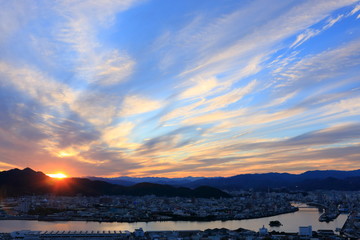 高知市の街並み（秋　夕暮れ時）