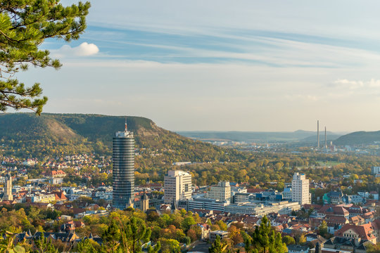 Wundersch&ouml;ne Aussicht auf Jena vom Landgrafenblick bei Sonnenuntergang
