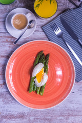 Espárragos con Huevo