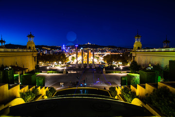 Fototapeta na wymiar square in barcelona at night