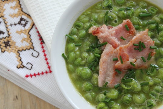 Soup With Green Peas And Bacon