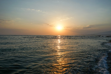 Obraz premium seascape with a magnificent sunset over the sea.
