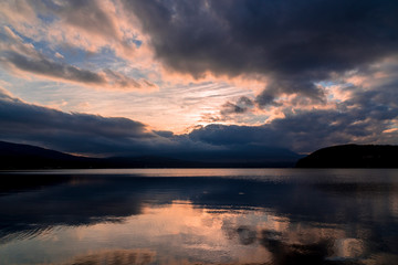 山中湖の日没風景
