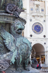 Fototapeta na wymiar sculpture of a lion in Venice
