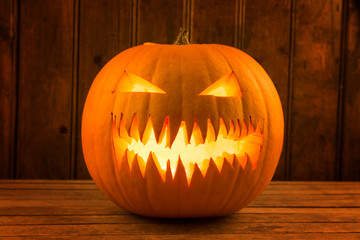 Kürbis mit Gesicht - Halloween