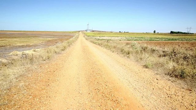 dirt road between Roales del Pan and Montamarta, province of Zamora, Spain