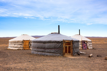 yourthe et peuple nomade de mongolie