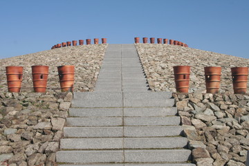 滋賀県あかね古墳公園の信楽焼の円筒埴輪