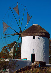 eine von vielen internationalen Mühlen, ist die griechische Windmühle