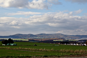 Berge Wiese Mittelgebirge Wolken