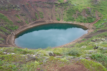 Kerið – Kratersee im Süd-Westen Islands © tina7si