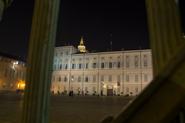 Palazzo Reale a Torino di notte