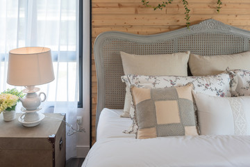 classic bedroom style