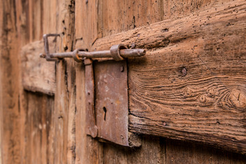 Textura y puerta en madera