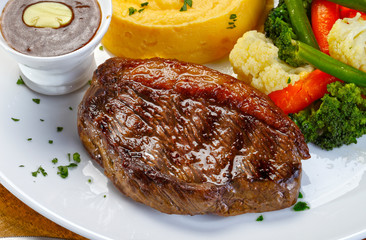 roast beef with vegetables and rice