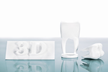 Verwendung eines 3D Druckers in der Zahntechnik oder Zahnmedizin, Zahnprothese wird durch fused...