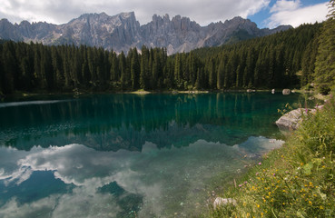 Lago di Carezza prima della tremenda alluvione che ha colpito il Trentino © Buffy1982