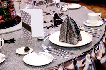 Table setting, The elegant dinner table decoration