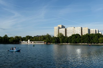 Obraz premium Ostankino pond in the north of Moscow