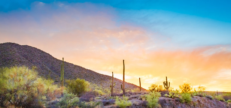 Arizona is home to many mountains and peaks that people like to climb and hike surprises people who think that deserts are flat and sandy and yellow! The mountains in the southwestern USA 