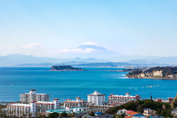 Obraz premium (神奈川県ｰ風景)相模湾と江の島と富士３