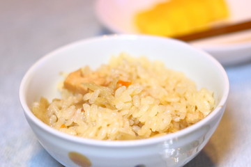 和食　炊き込みご飯と卵焼き