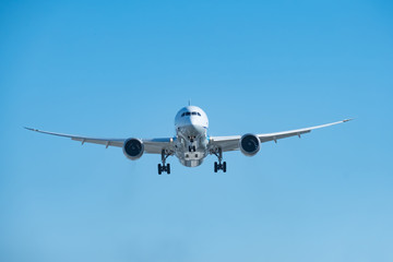 旅客機・飛行機・青空