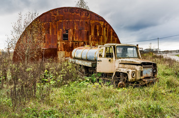 Fototapeta na wymiar Old truck. .Abandoned collective farm. Russia, Tula region.