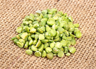 Dry green peas