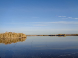 Утро на реке осень туман  солнце утка донки рыба