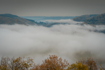 Eifellandschaft im Nebel