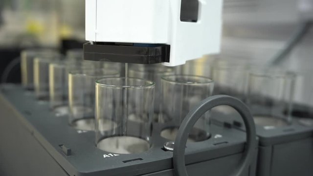 Scientific instrument for semipreparative chromatography with mass spectrophotometer, robot automatic research technology, sample laboratory tubes, modern research technology