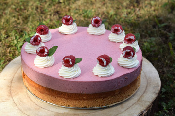 Summer cheesecake with berries