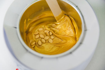 sugar epilation warm up jar close up